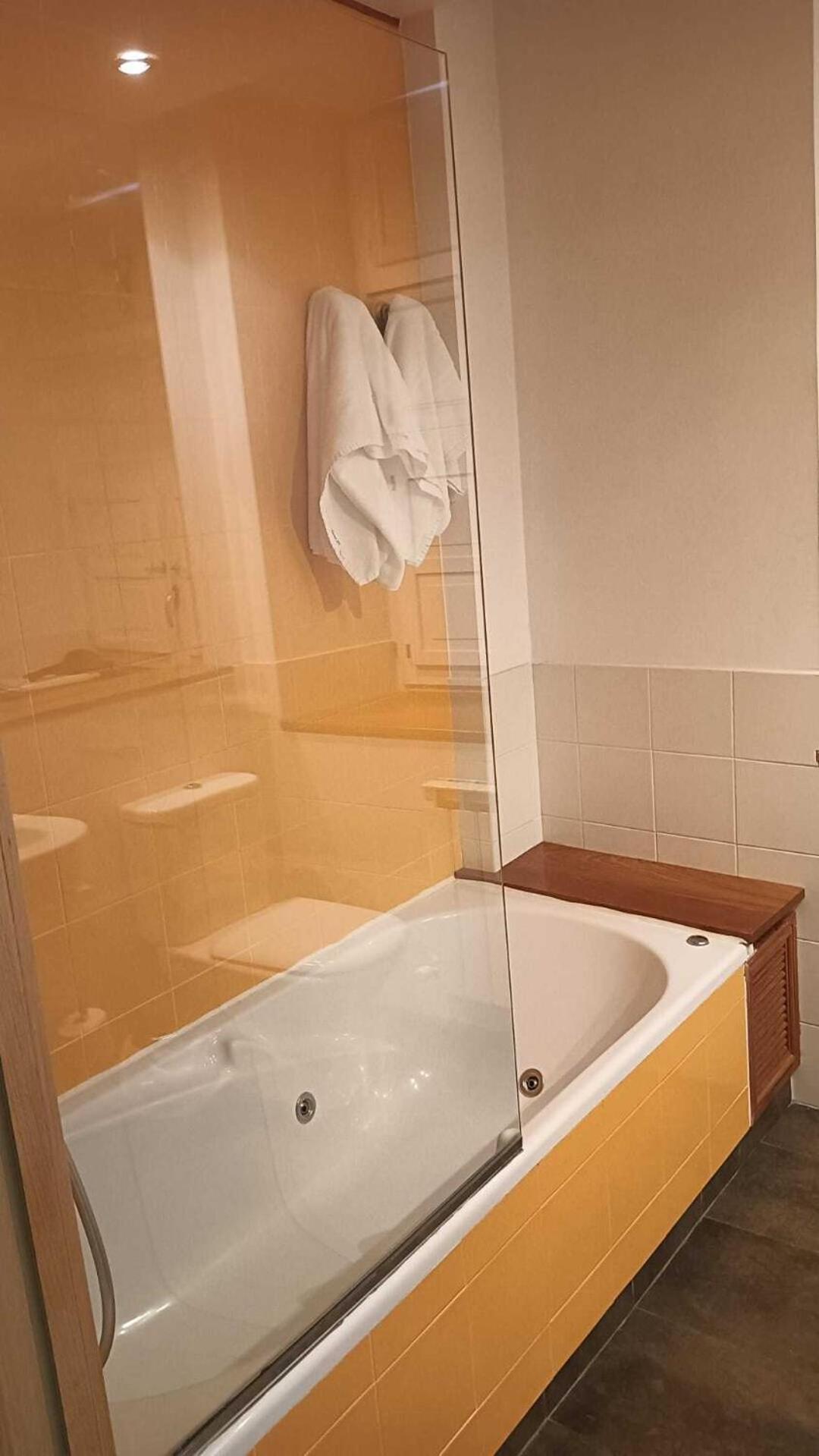 Gastro Hotel La Giraldilla ลิเออร์กาเนส ห้อง รูปภาพ