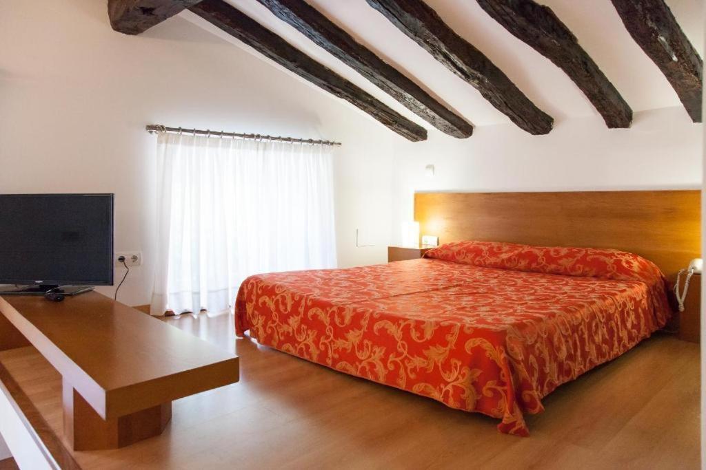 Gastro Hotel La Giraldilla ลิเออร์กาเนส ห้อง รูปภาพ