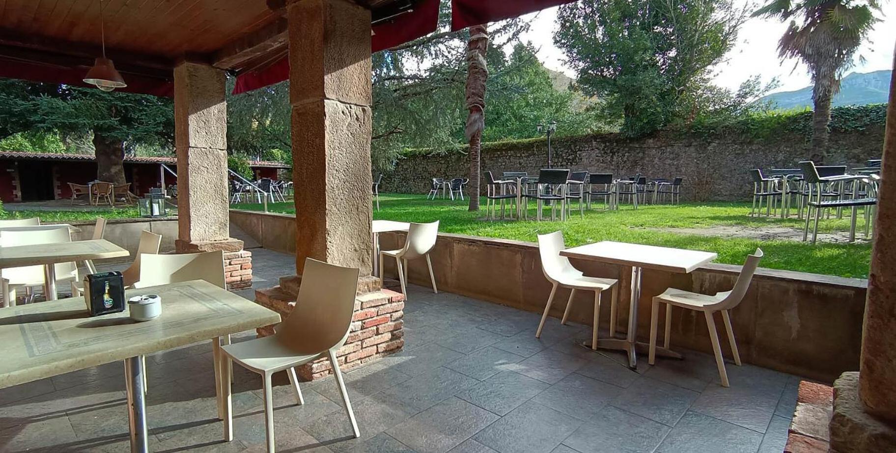Gastro Hotel La Giraldilla ลิเออร์กาเนส ภายนอก รูปภาพ